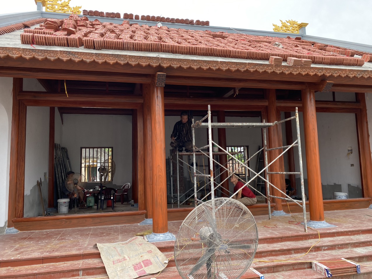 Sơn gỗ ngoài trời